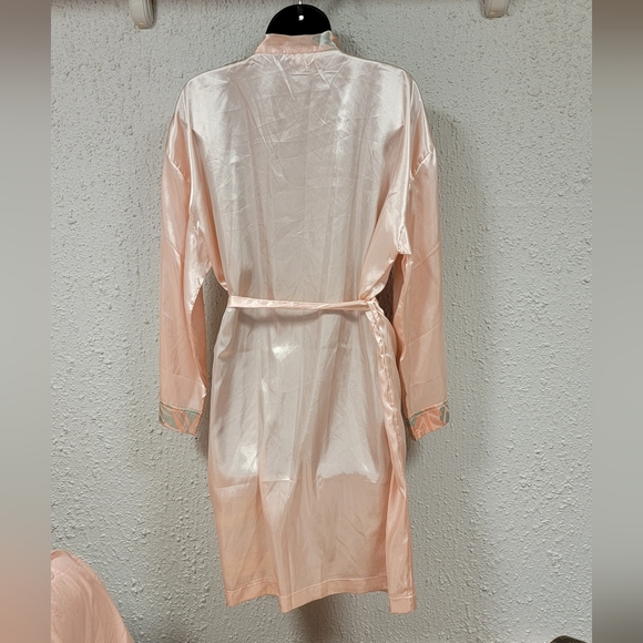 Women's Satiny Robe - Picture 4 of 5